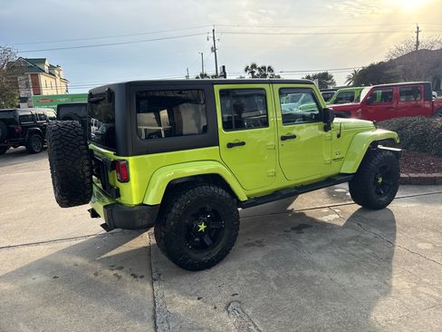 Used 2016 Jeep Wrangler Unlimited Sahara w/ Connectivity Group image 6