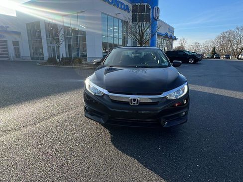 Used 2018 Honda Civic EX-T image 9