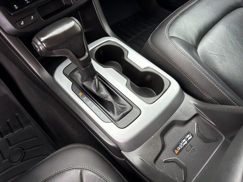 Used 2020 Chevrolet Colorado ZR2 w/ Colorado ZR2 Bison Edition image 26