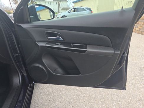 Used 2014 Chevrolet Cruze LT image 40