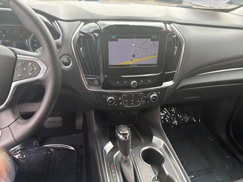 Used 2018 Chevrolet Traverse Premier AWD/4WD image 21