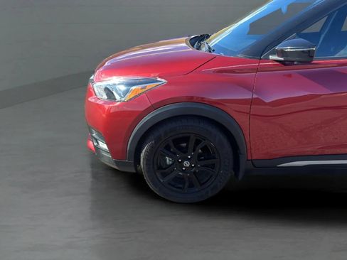 Used 2020 Nissan Kicks SR FWD image 21