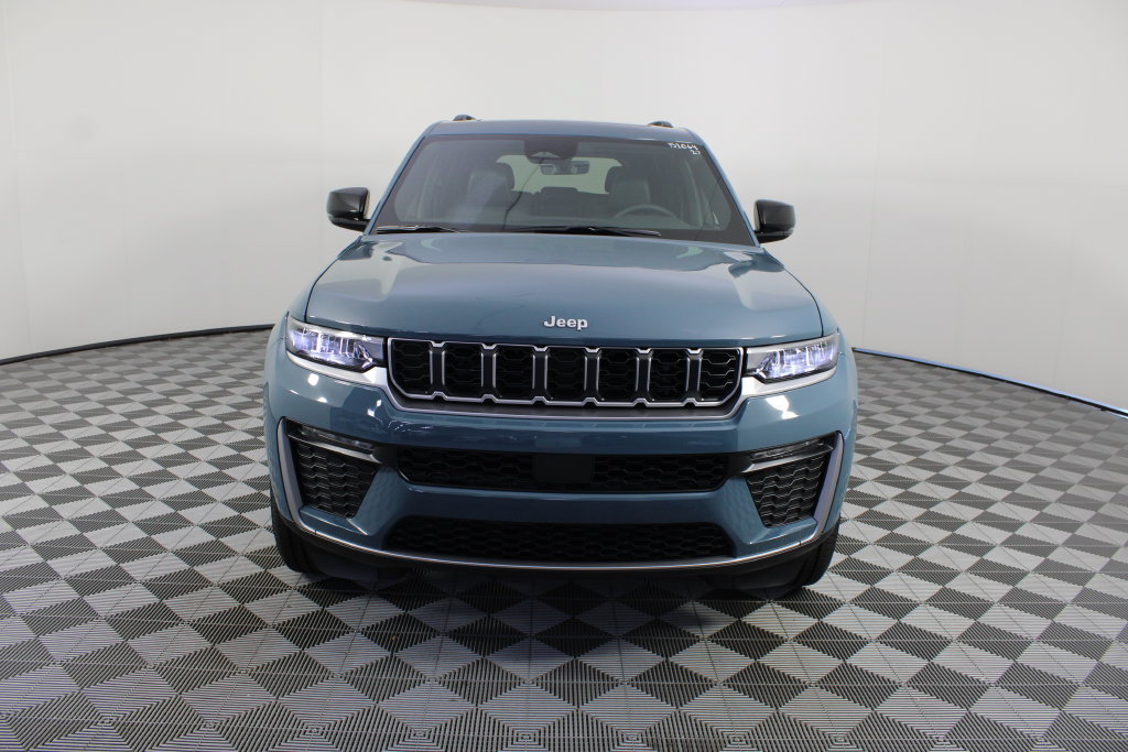 New 2027 Jeep Grand Cherokee Limited w/ Trailer Tow Package AWD/4WD image 28