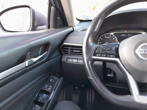 Used 2021 Nissan Altima 2.5 SV w/ SV Premium Package image 15