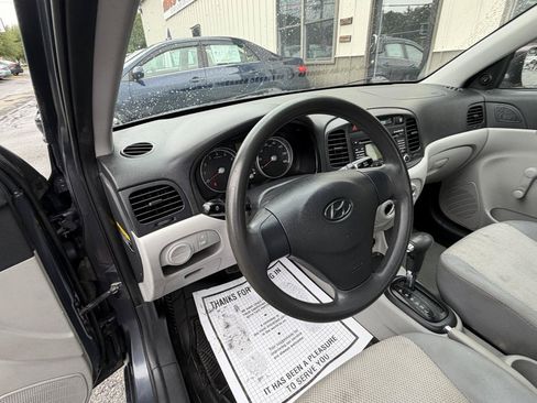 Used 2011 Hyundai Accent GLS FWD image 11
