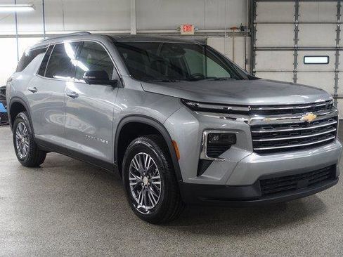 New 2026 Chevrolet Traverse LT w/ Driver Confidence Package image 1
