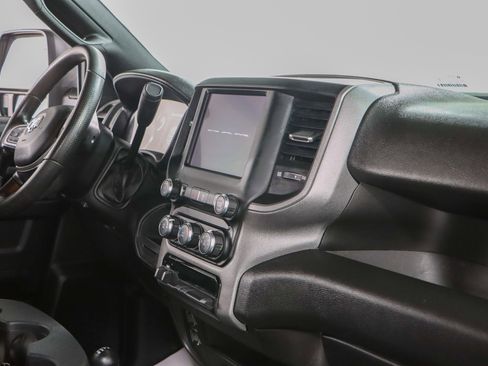 Used 2024 RAM 3500 Tradesman w/ Chrome Appearance Group image 25