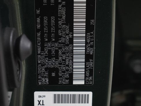 Used 2023 Toyota Highlander Platinum image 25