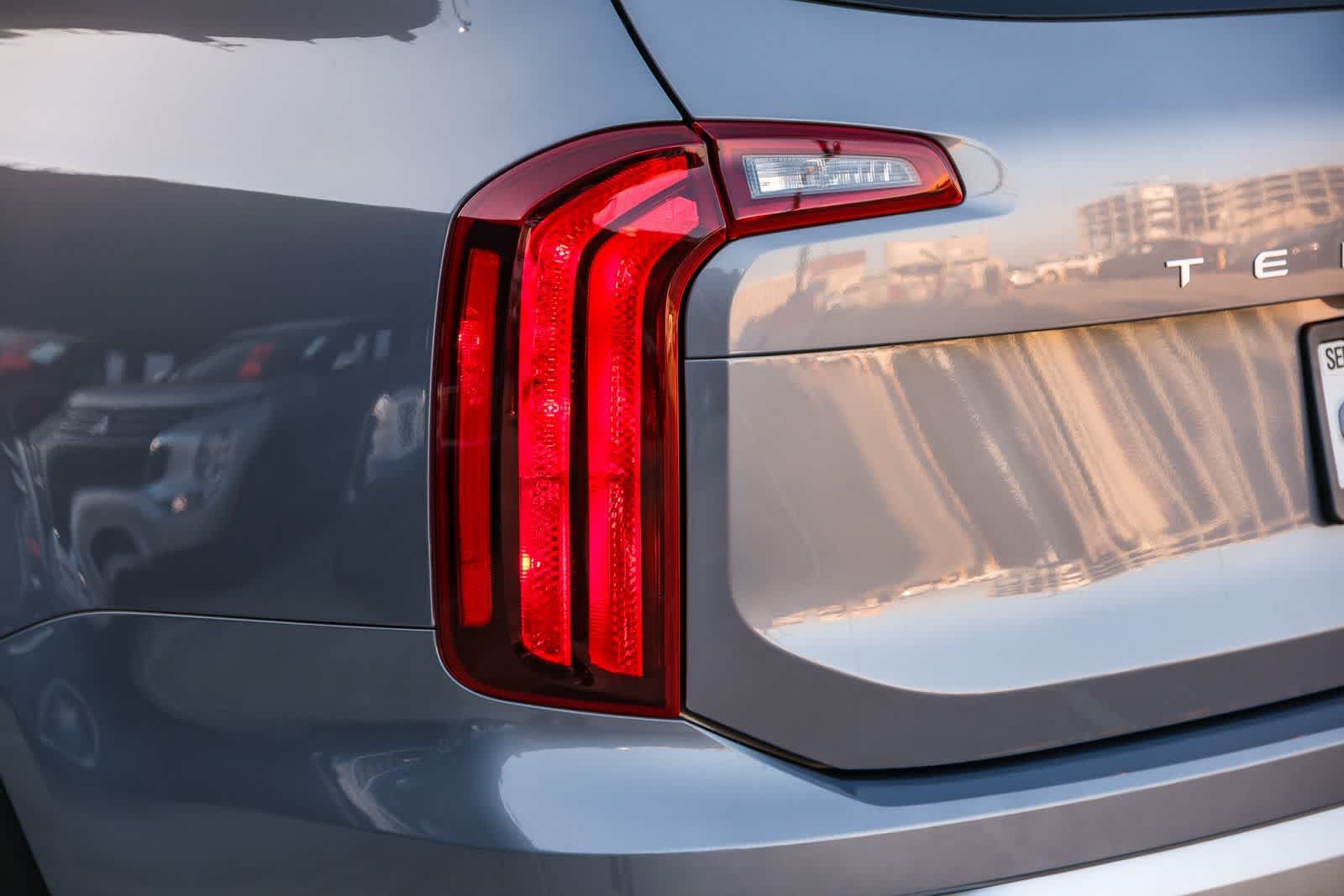 Used 2024 Kia Telluride S FWD image 7