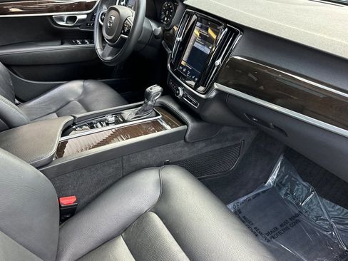 Used 2018 Volvo S90 T5 Momentum w/ Convenience Package image 32