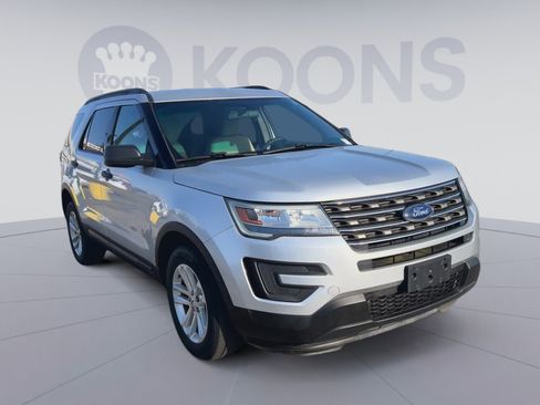 Used 2017 Ford Explorer 4WD image 4