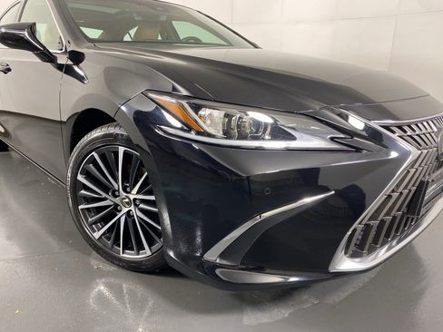 Certified 2022 Lexus ES 350 w/ Premium Package image 3
