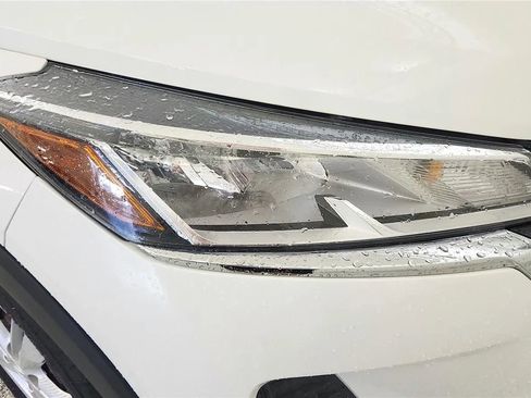 Used 2023 Nissan Kicks S FWD image 14