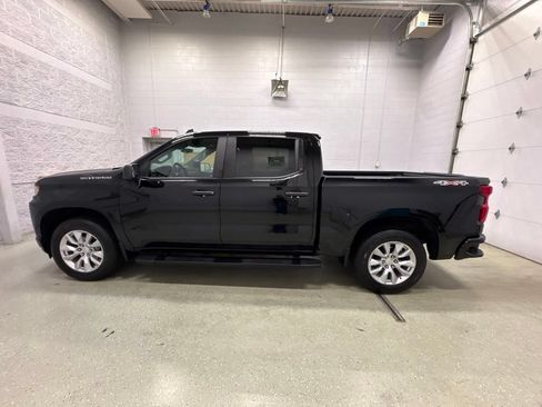 Used 2020 Chevrolet Silverado 1500 Custom w/ Custom Value Package AWD/4WD image 8