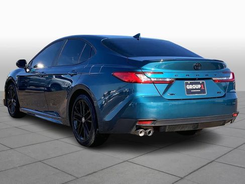 Used 2025 Toyota Camry SE w/ Convenience Package image 12