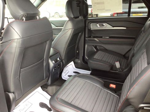 New 2026 Ford Explorer ST-Line w/ ST-Line Street Pack image 18