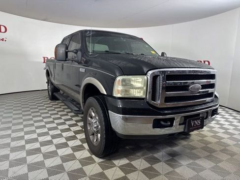 Used 2005 Ford F250 Lariat image 1