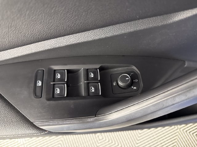 Used 2022 Volkswagen Jetta SE FWD image 27