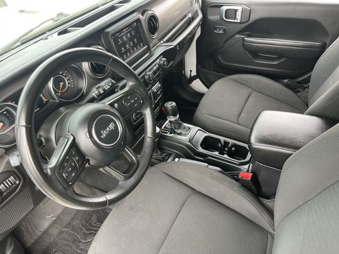 Certified 2022 Jeep Wrangler Sport AWD/4WD image 17