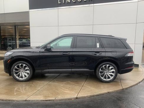 New 2026 Lincoln Aviator AWD w/ Jet Appearance Package image 2