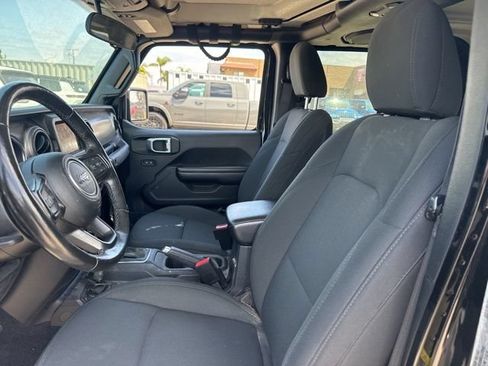 Used 2021 Jeep Gladiator Sport AWD/4WD image 9