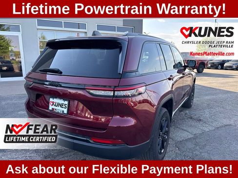 Used 2024 Jeep Grand Cherokee Altitude AWD/4WD image 4