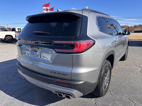 Used 2025 GMC Acadia Elevation image 3