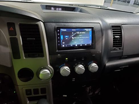 Used 2013 Toyota Tundra 2WD CrewMax w/ Tow Pkg image 29