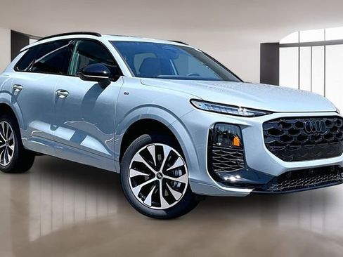 New 2026 Audi Q3 quattro 2.0T AWD/4WD image 1
