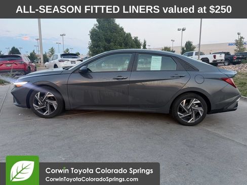 Used 2025 Hyundai Elantra Sport FWD image 4