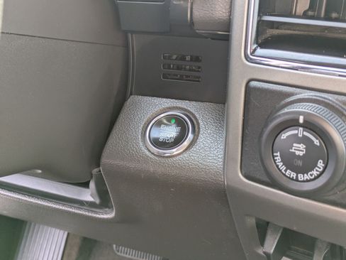 Used 2020 Ford Expedition XLT w/ Equipment Group 202A image 21