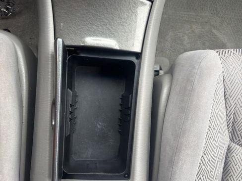 Used 2003 Toyota Highlander Limited image 32