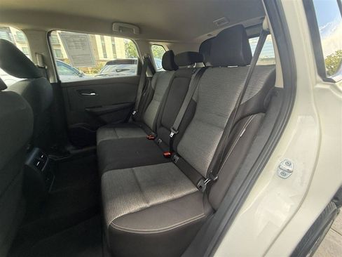Used 2021 Nissan Rogue SV AWD/4WD image 26