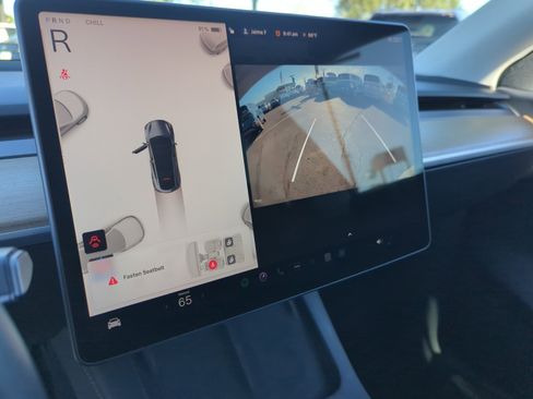 Used 2022 Tesla Model Y Performance image 25