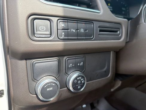 Used 2023 GMC Yukon SLT RWD image 23