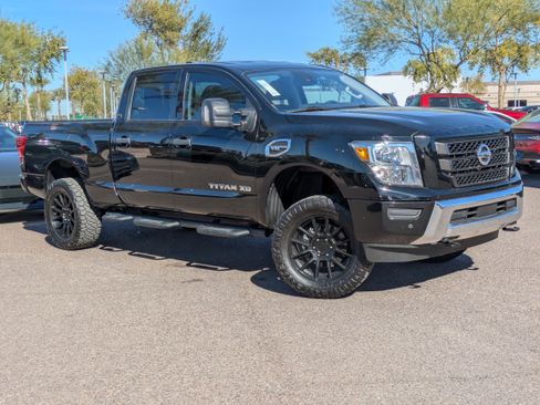 Used 2022 Nissan Titan SV w/ SV Convenience Package image 32