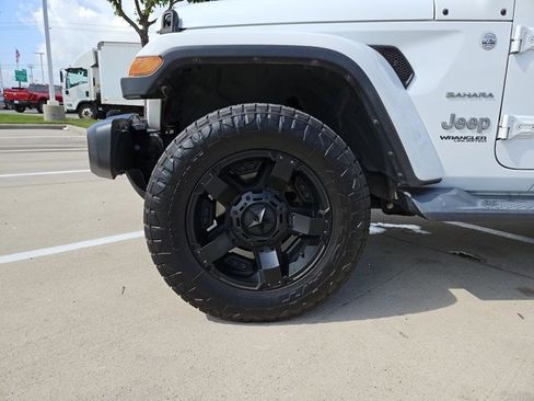 Used 2018 Jeep Wrangler Unlimited Sahara image 24