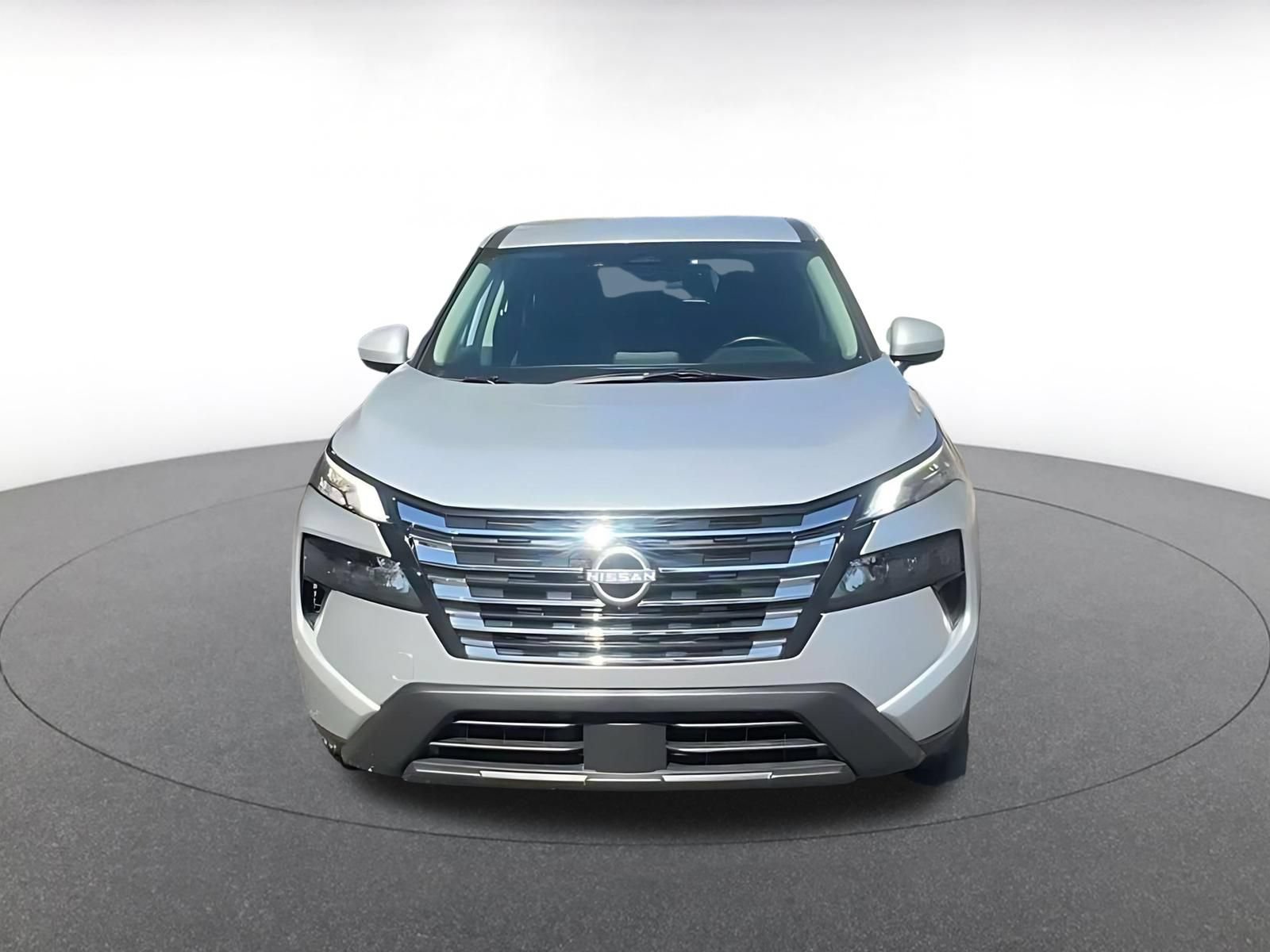 Used 2025 Nissan Rogue SV AWD/4WD image 4
