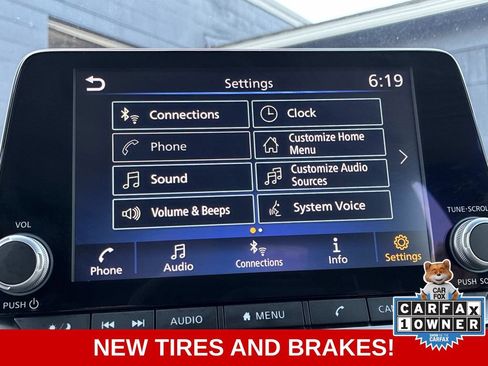 Used 2023 Nissan Sentra SR w/ Electronics Package FWD image 32