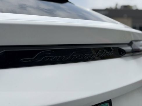 Used 2021 Lamborghini Urus AWD/4WD image 21