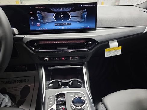 New 2026 BMW 330i Sedan w/ M Sport Package image 21