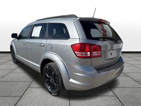 Used 2020 Dodge Journey SE w/ SE Popular Equipment Group image 3