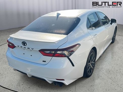 Used 2024 Toyota Camry SE image 8