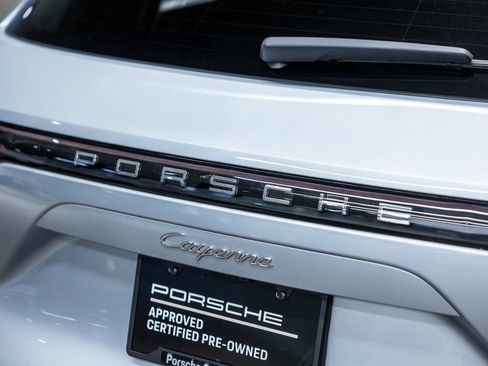 Certified 2023 Porsche Cayenne w/ Premium Package AWD/4WD image 23