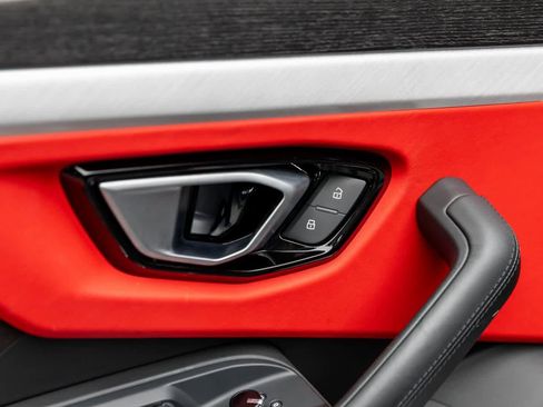 Used 2022 Lamborghini Urus image 23
