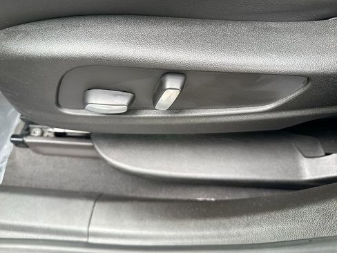 Used 2024 Cadillac XT6 Luxury image 14