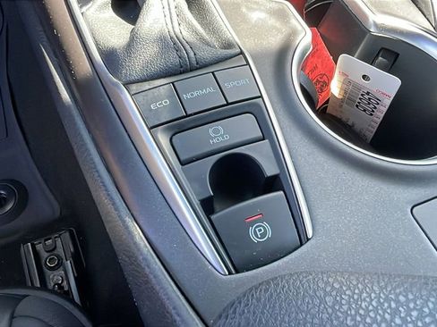 Used 2024 Toyota Camry XLE FWD image 17