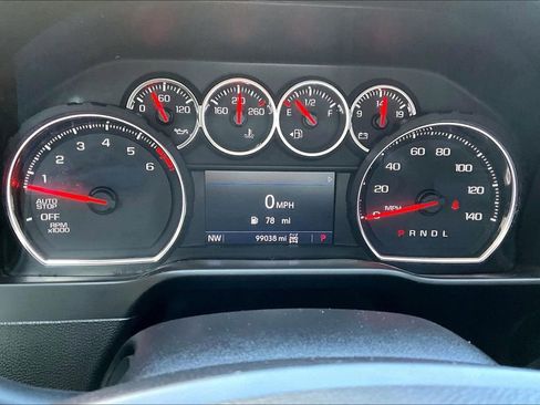 Used 2019 Chevrolet Silverado 1500 LT Trail Boss w/ Convenience Package image 2