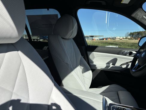 Used 2026 BMW X5 xDrive40i w/ Premium Package image 21