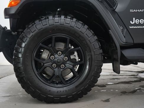 Used 2023 Jeep Wrangler Unlimited Sahara w/ Cold Weather Group AWD/4WD image 29